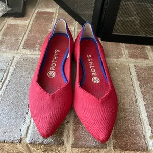 EUC/ like new chili  red Rothy’s point. Size 8